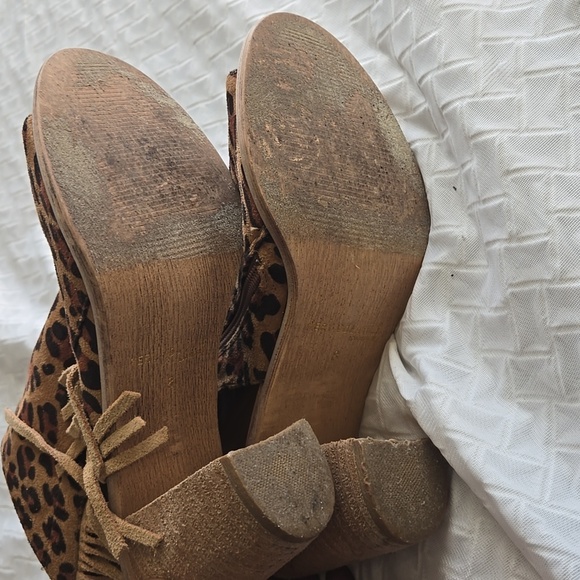 Very Volatile Leopard Print Fringe Block Heel Ankle Open Toe Boots Mob Wife - Picture 6 of 9